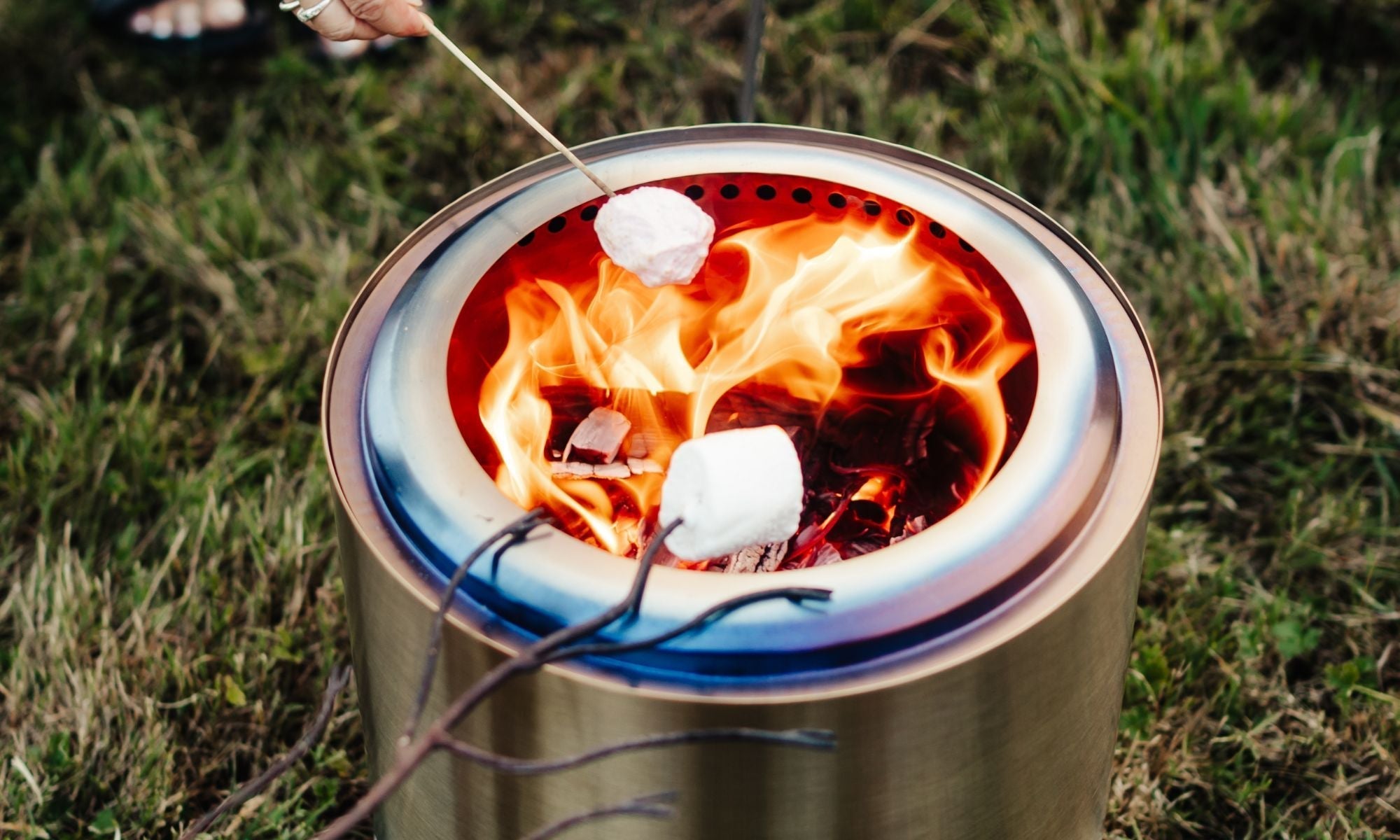 Welke soort hout gebruik je in een rookvrije vuurkorf? | Stooc