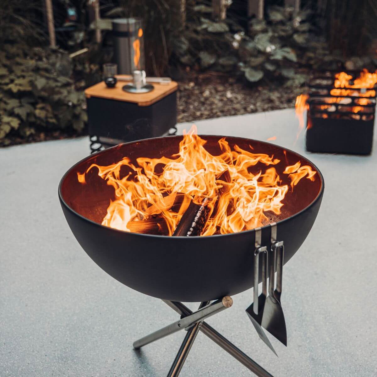 Höfats Bowl 70 Vuurkorf Plancha BBQ Set hoog