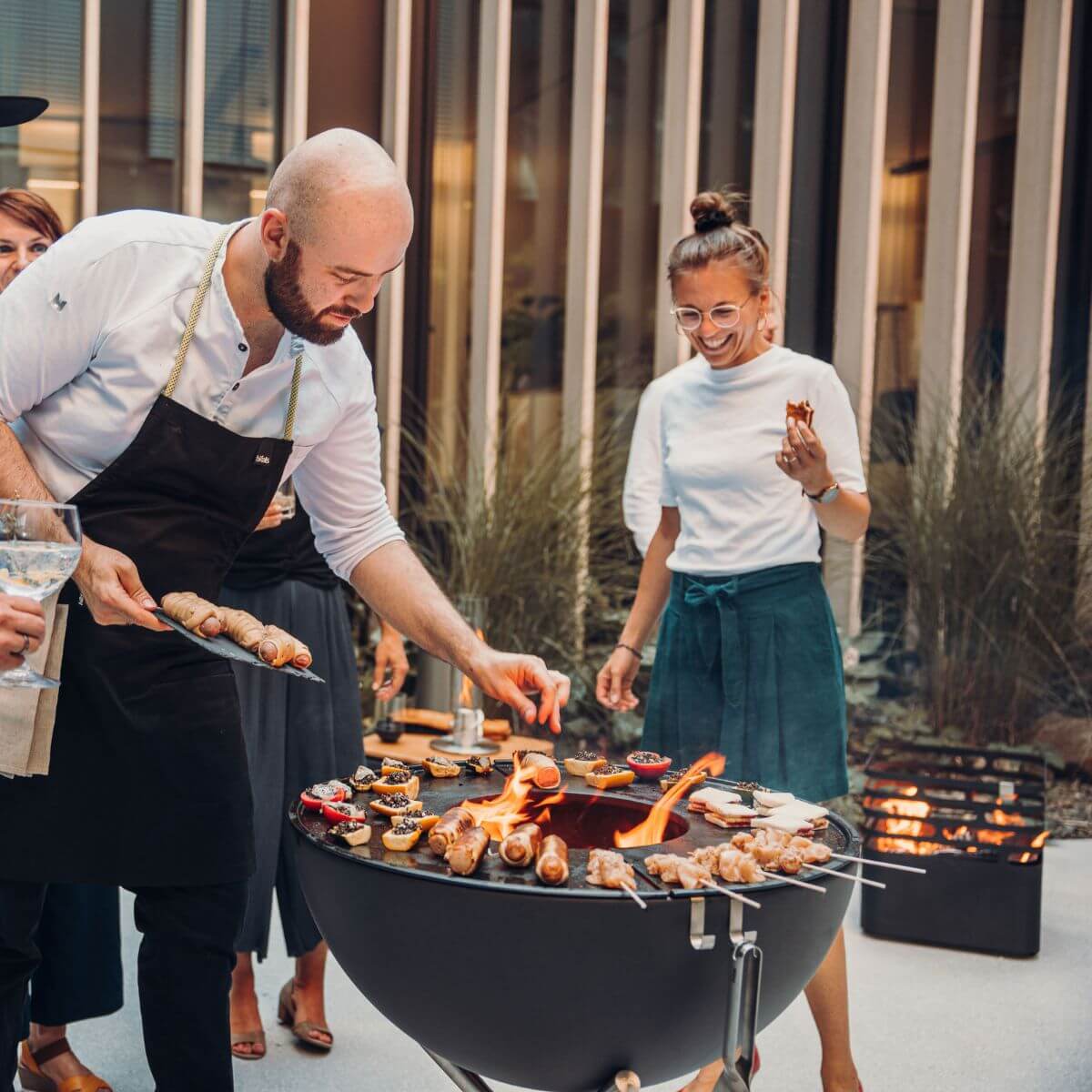 Höfats Bowl 70 Vuurkorf Plancha BBQ Set hoog